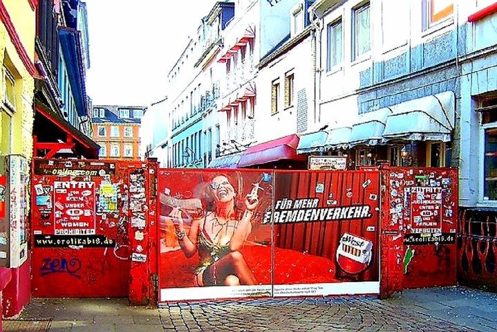 Reeperbahn St. Pauli Tour – pleasure and vice on the neighbourhood