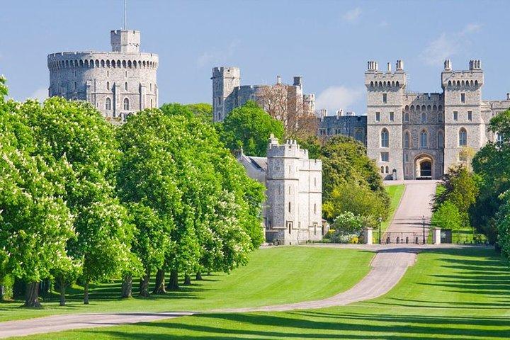 Half Day Tour to Windsor castle By Private Executive Car