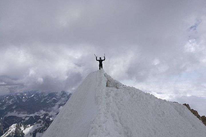 HUAYNA POTOSI 6.088 m.(the most popular mountain in Bolivia)
