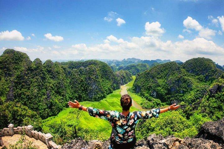 Hoa Lu Citadel - Trang An - Mua Cave Fullday Ninh Binh Private Tour