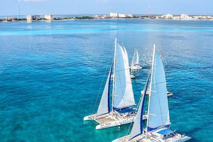 Isla Mujeres Full-Day Tour from Cancun with Lunch