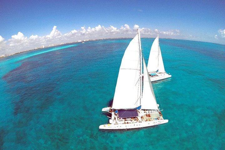 Isla Mujeres Full-Day Tour from Cancun with Lunch