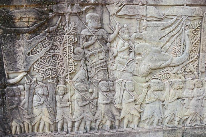One Private Full Day Guided Tour to Angkor Wat