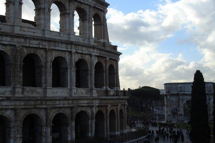 Transfer Fiumicino Fco Airport to Civitavecchia Port with 3 hours Rome Tour