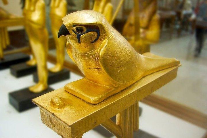 Egyptian Museum and Pyramids of Giza Private Tour from Cairo