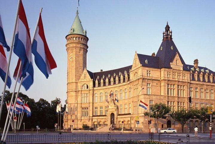 Private airport transfer: from the airport to the city of Luxembourg