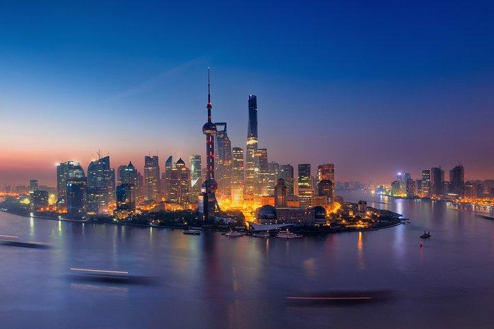 Private Shanghai Night River Cruise and Hot Pot Dining Experience