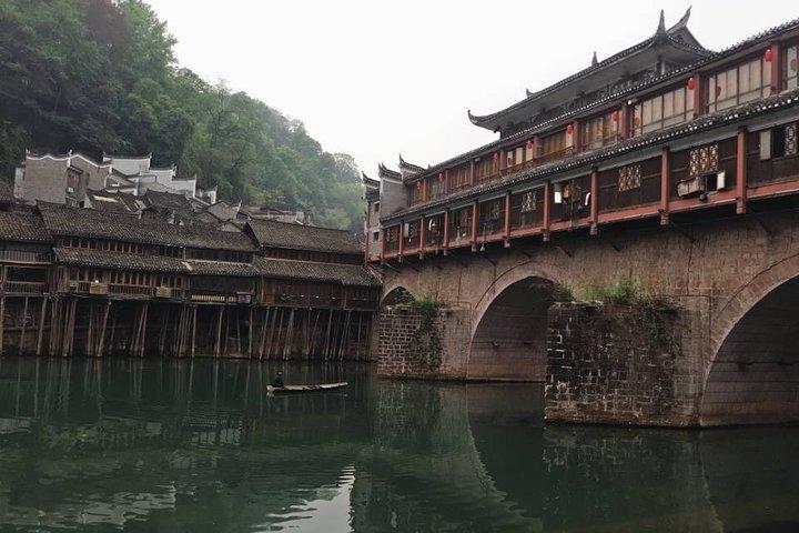 1-Day Fenghuang Tour from Zhangjiajie(Wulingyuan) by Round-way Bullet Train