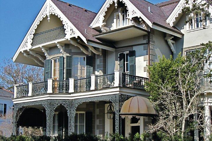 Garden District Walking Tour of New Orleans