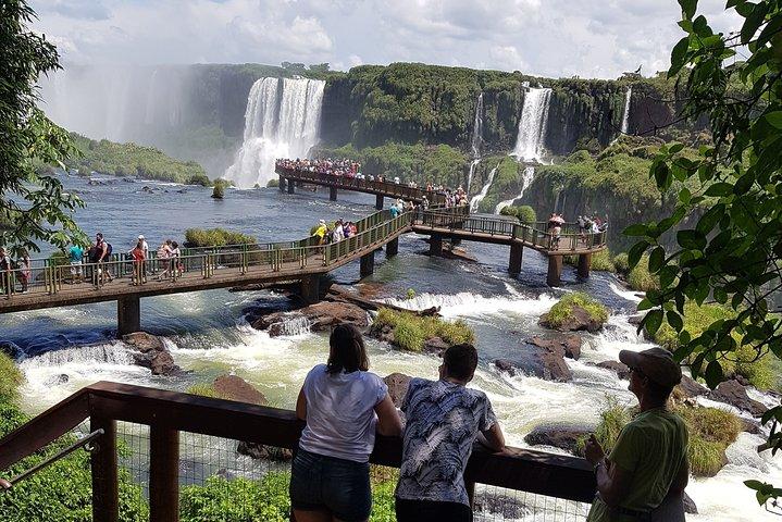 Tour to Iguazu Falls Brazil with visit at the Bird Park