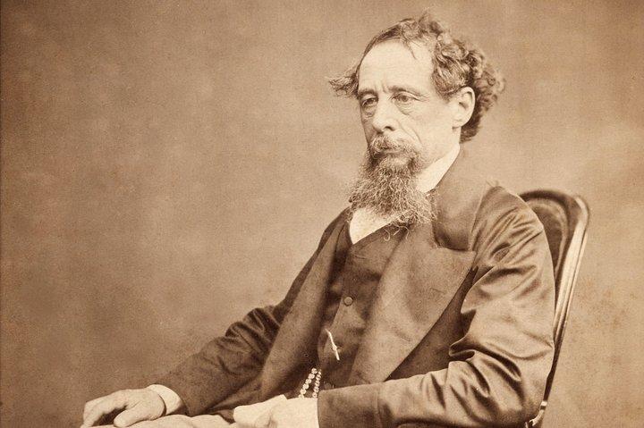 Charles Dickens' Birthplace Portsmouth Day Tour from London