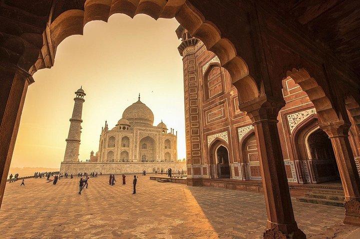 2 Days: Overnight Guided Taj Mahal Agra Tour From Jaipur