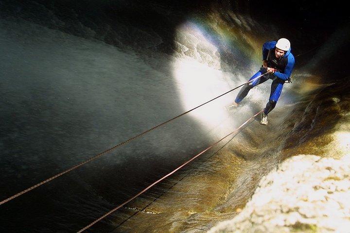 Canyoning in Annecy - La Boîte aux Lettres in Angon