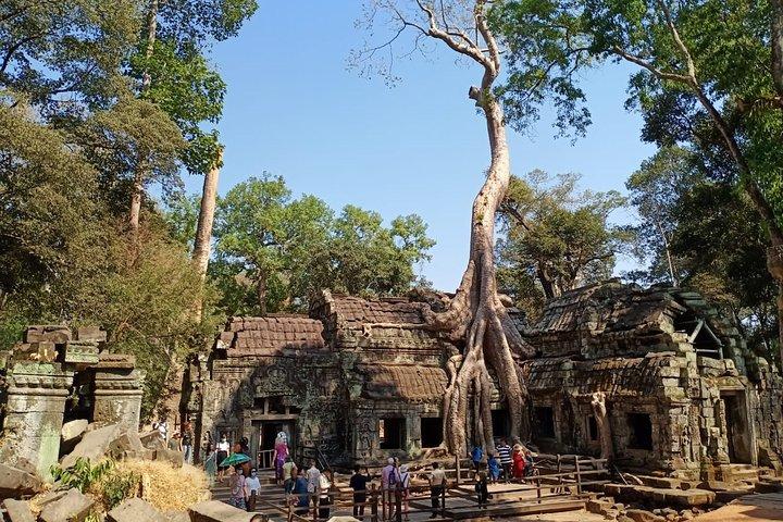Private Two Day Tour to Temples with Sunset & Tonle Sap