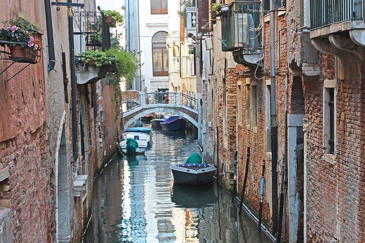 The Secret Venice + Cicheti & Wine Private Tour