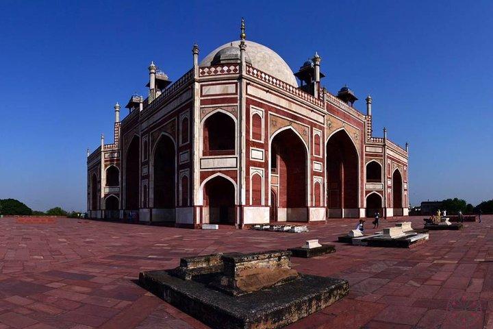 Humayun's Tomb tickets - Skip the line with Licensed Tour Guide