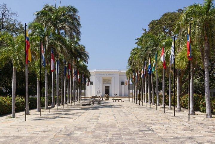 Old Town and Quinta San Pedro Santa Marta City Tour
