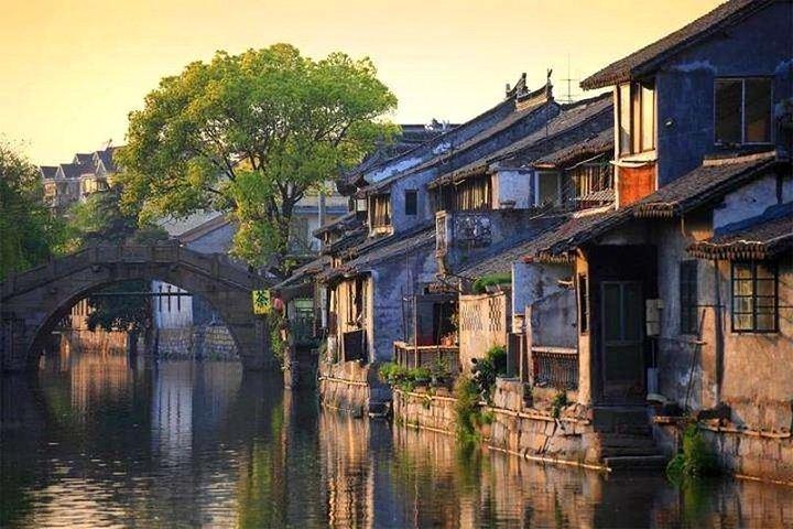 Fengjing and Xitang Water Town Private Day Tour from Shanghai