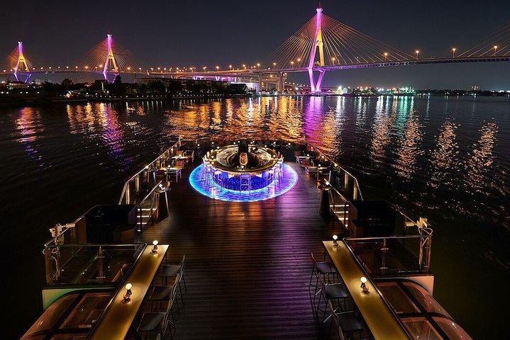 Saffron: A Luxurious Dinner Voyage on the River of Kings