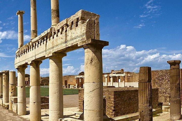 Explore Naples & Pompeii in One Day – Guided Half-Day Tour