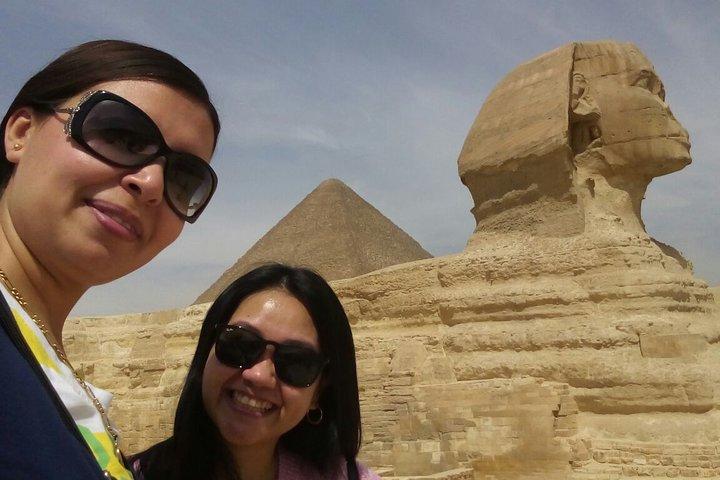 Tour to Giza Pyramids and Sphinx