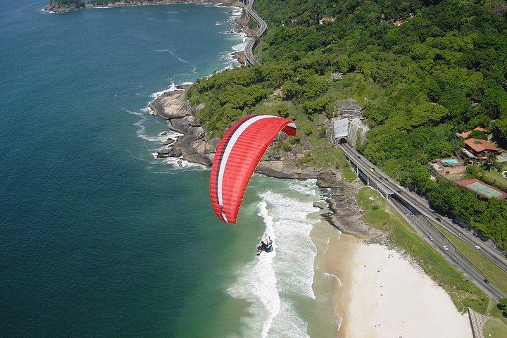 Paragliding in Rio de Janeiro with Hotel pick-up and drop-off