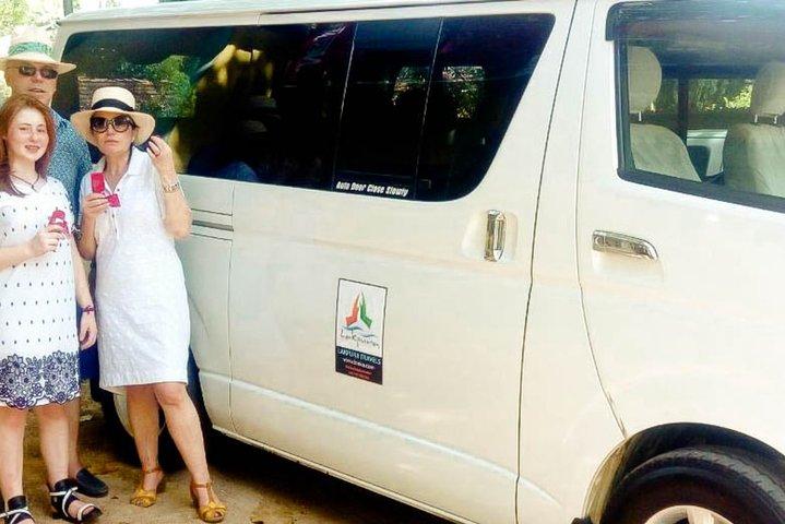 Transfer between Colombo (CMB) Airport and Indisch, Ahangama