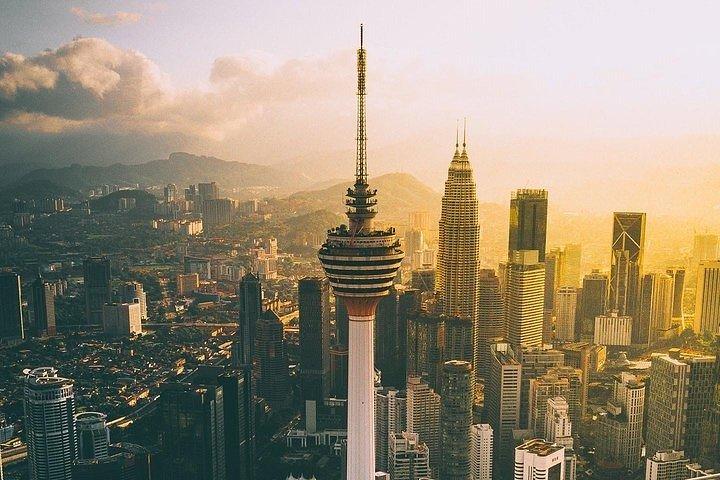 KL Evening Tour with Symphony Fountain Show & KL Tower Ticket SIC