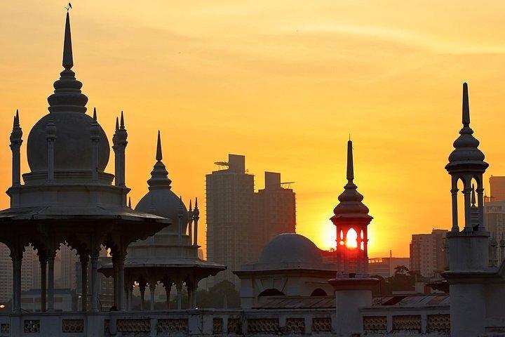 KL Evening Tour with Symphony Fountain Show & KL Tower Ticket SIC