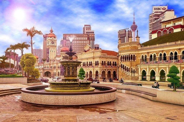 KL Evening Tour with Symphony Fountain Show & KL Tower Ticket SIC