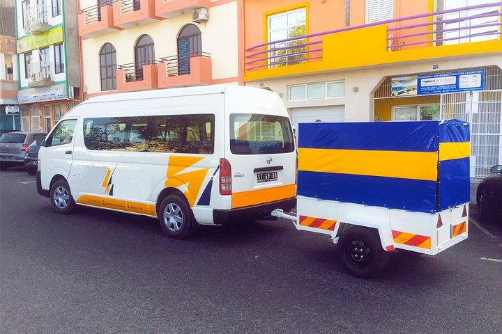 Santiago: Private Transfer from Airport to Rui Vaz or Vice Versa