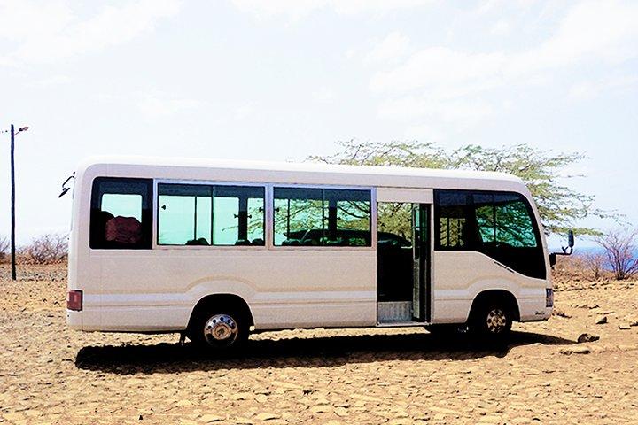 Santiago: Private Transfer from Airport to Rui Vaz or Vice Versa