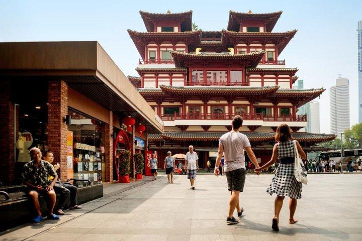 Michelin Premium Food Tour with Hawker Centre & Chinatown Tour