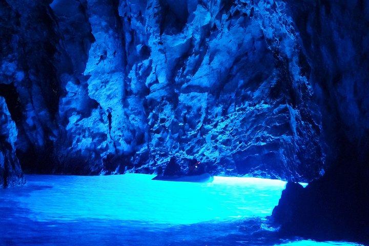 Blue cave and Hvar - 5 Islands speedboat tour from Split