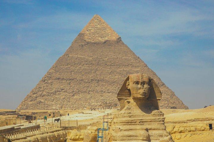 Pyramids Tour and lunch at Cafelluca
