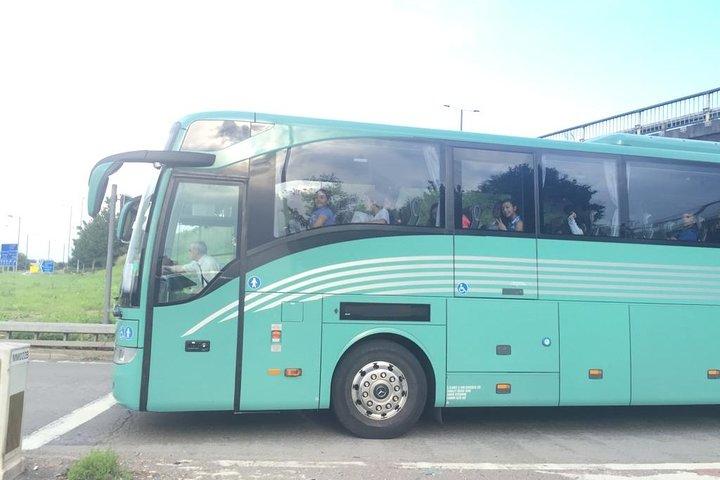 Private transfers between London Heathrow - London Gatwick Airports