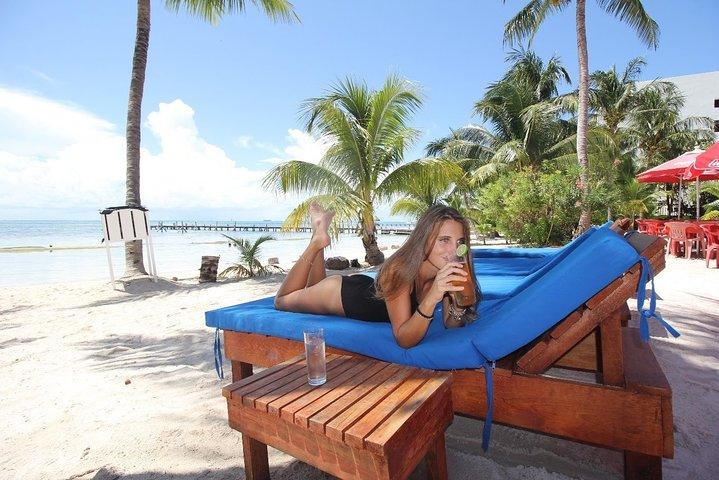 Isla Mujeres tour from Cancún (open bar, lunch )