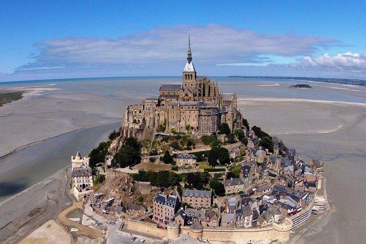 Best Private 12 hs tour to Mt. Saint Michel from Paris Hotel