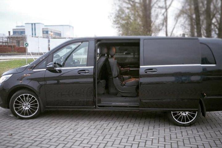 Taxi Brussels Airport  Ghent (1 to 8 SEATS)