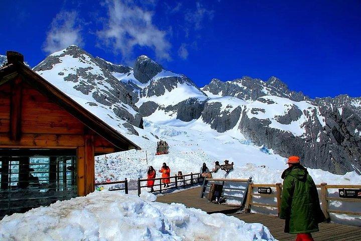Private Day Tour of Lijiang Jade Dragon Snow Mountain and Black Dragon Pond Park