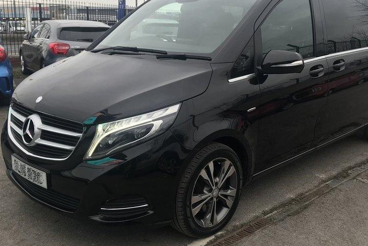 Private transfers between London Gatwick - London City Airports