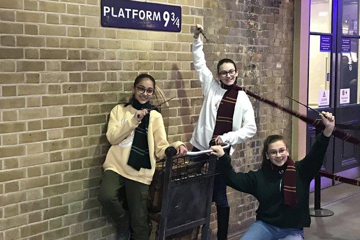 Private transfers between Gatwick - King's Cross & St Pancras Train Stations