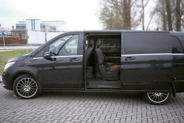 Taxi Brussels Airport  Airport DE Charleroi (1 to 8 places)