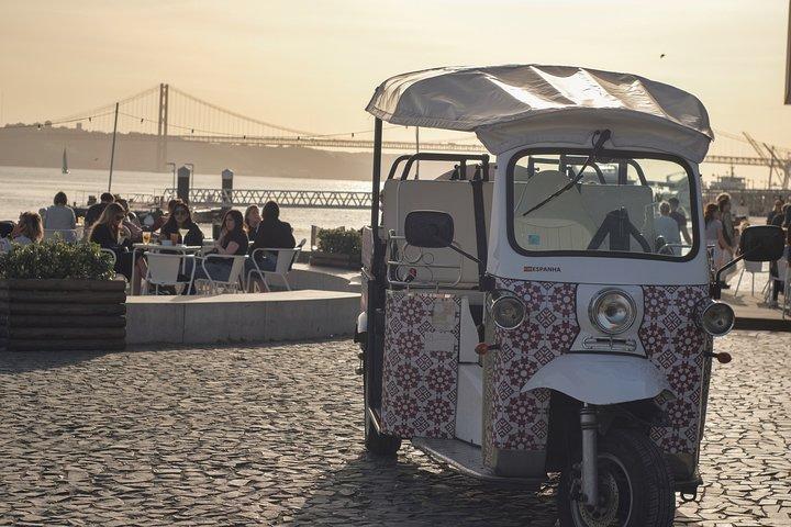 Lisbon Street Art - Private Tuk Tuk Tour with pickup