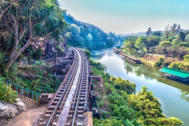 Private to Kanchanaburi via MaeKlong Train Market&Floating market