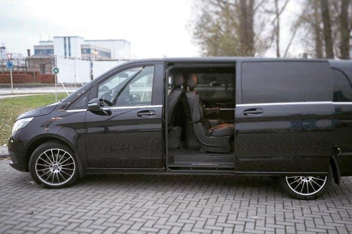 Brussels Airport Shuttle Transfer  Disneyland Paris (1 to 8 PLACES)