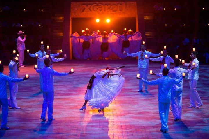 Private Tour Tulum and Night Show in the Park Xcaret