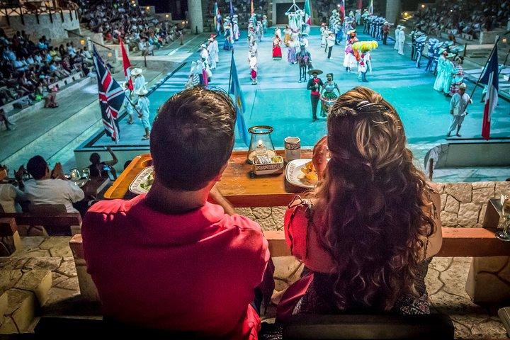 Private Tour Tulum and Night Show in the Park Xcaret