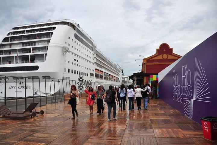 Private Transfer: Airport to Cruise Terminal with Sightseeing