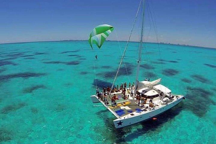 Isla Mujeres, Catamaran tour in one day for one price